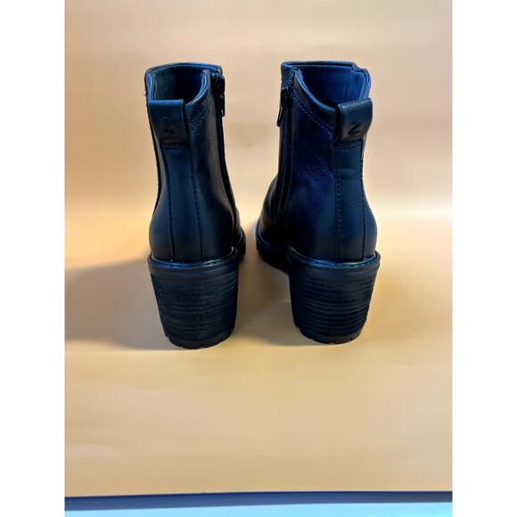 Zodiac Greyson Lug-Sole Bootie Boots Faux Leather Black Women's Size 7 US 37 EUR - Picture 5 of 7